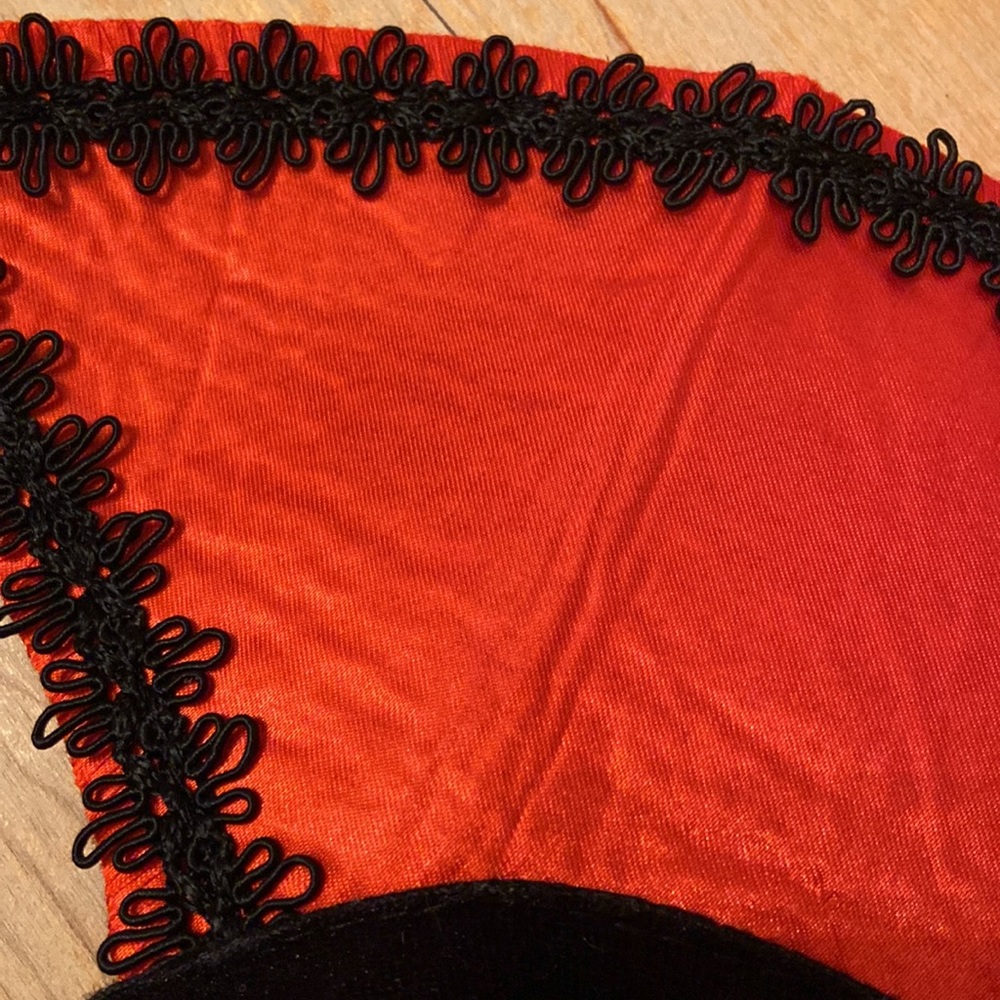 Vampiress Girls Halloween Costume - Picture 12 of 12